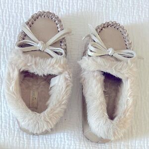 Crewcuts gold slippers toddler 8 girl moccasin with Sherpa fleece interior